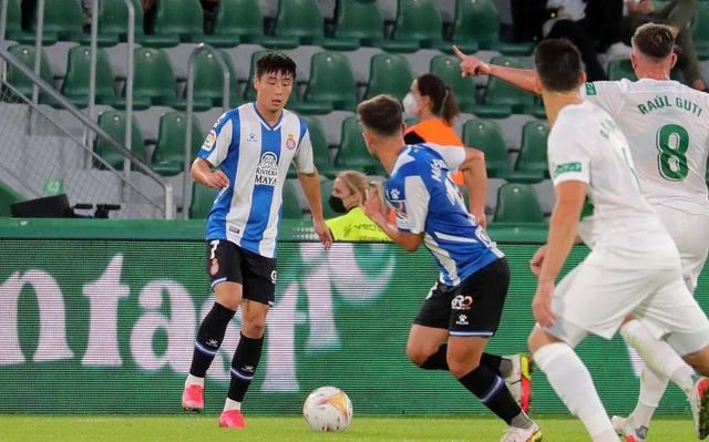 除了预告片中的伊德瑞斯;艾尔巴、巨石强森和杰森;斯坦森之外，本片的女主角锁定了《碟中谍6》的;白寡妇凡妮莎;柯比出演